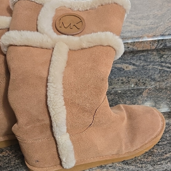 Michael Kors Camel Suede Boots with Shearling Trim Used Size 10 - Picture 8 of 11